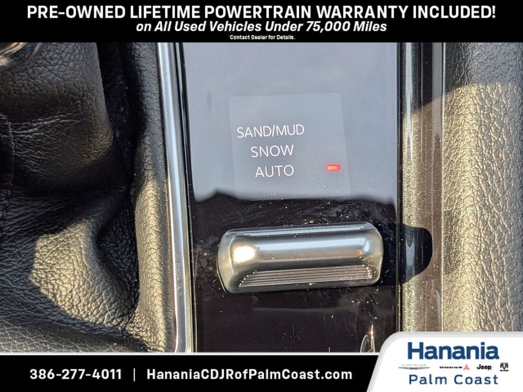Used 2024 Jeep Compass Latitude w/ Sun and Sound Group AWD/4WD image 24