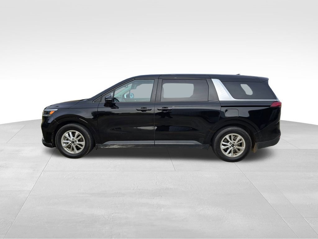 Certified 2024 Kia Carnival LX image 6