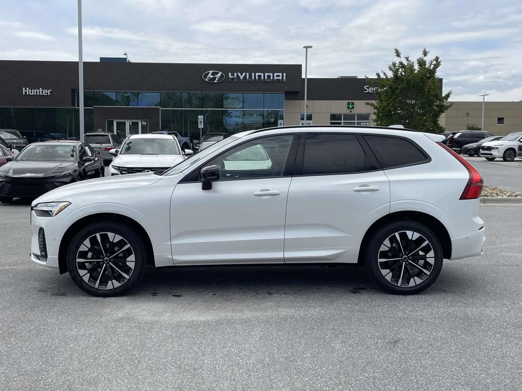 New 2026 Volvo XC60 B5 Plus w/ Protection Package Premier AWD/4WD image 25