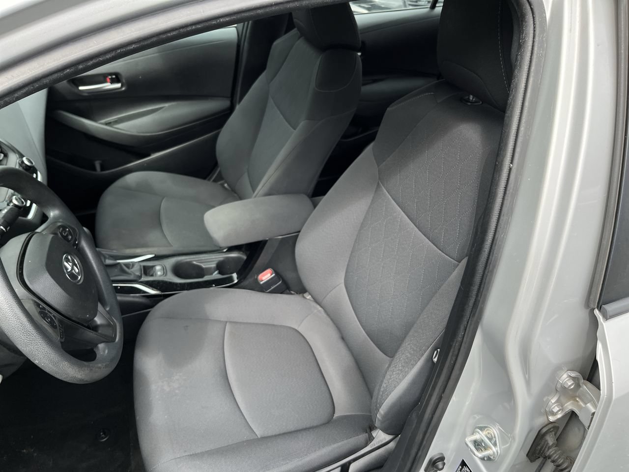 Used 2020 Toyota Corolla LE w/ Carpet Mat Package (TMS) FWD image 5