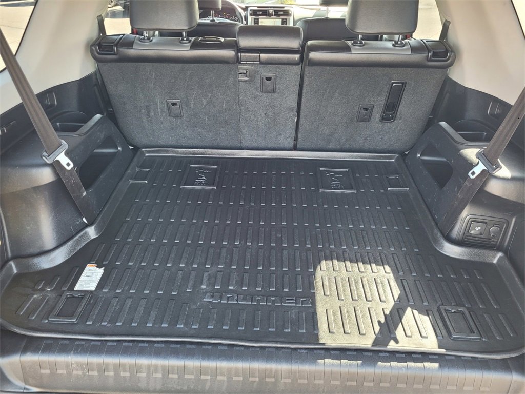 Used 2022 Toyota 4Runner SR5 Premium image 7
