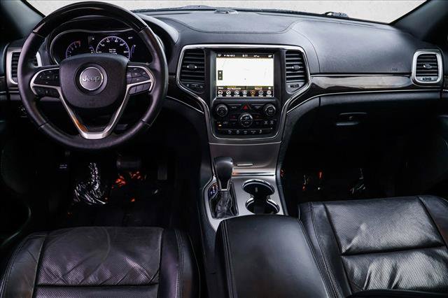 Used 2018 Jeep Grand Cherokee Overland AWD/4WD image 24