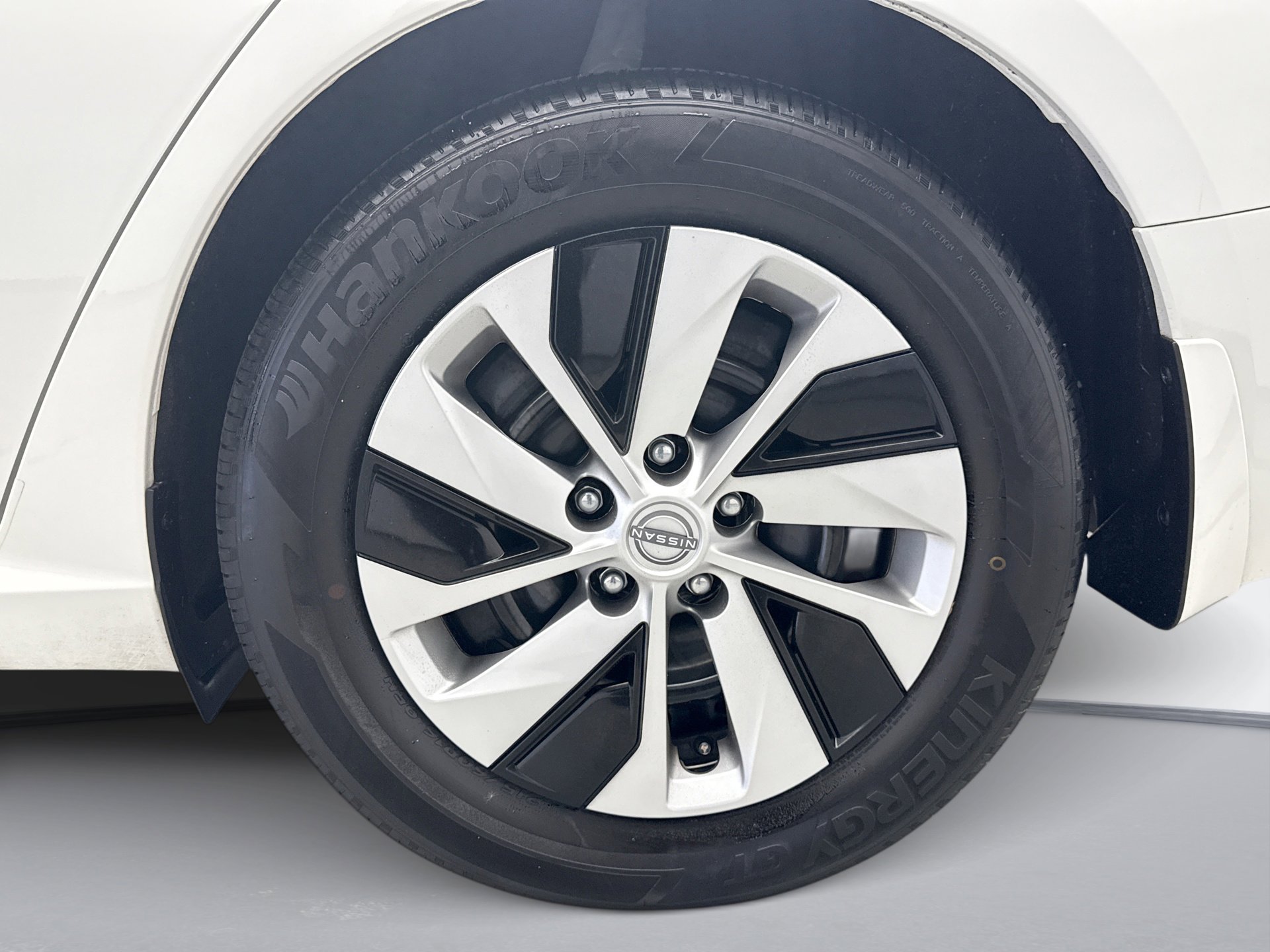 Used 2024 Nissan Altima 2.5 S image 23