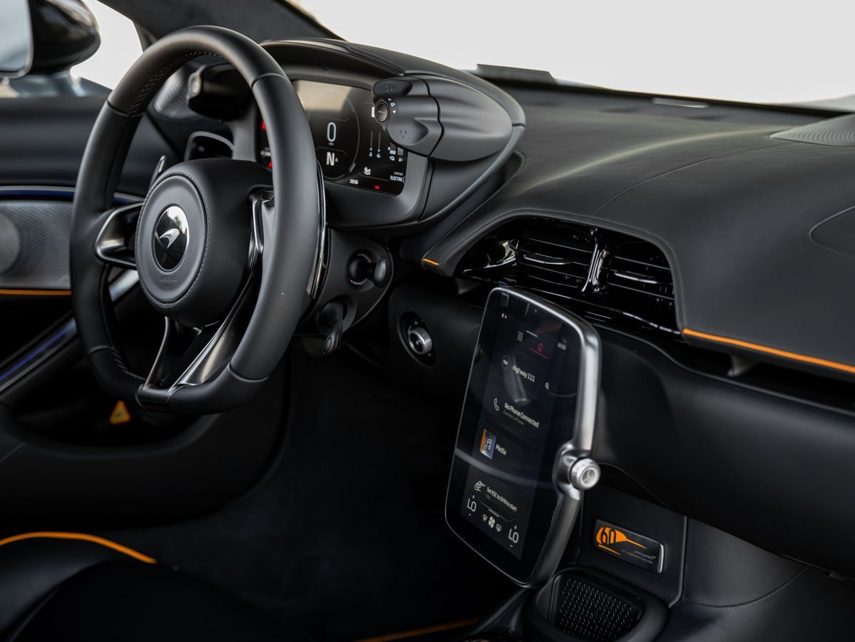 Used 2025 McLaren Artura Spider image 25