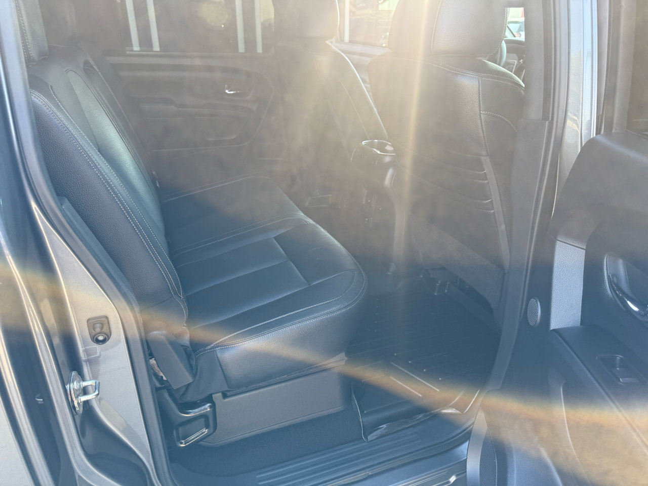 Used 2018 Nissan Titan Platinum Reserve image 17
