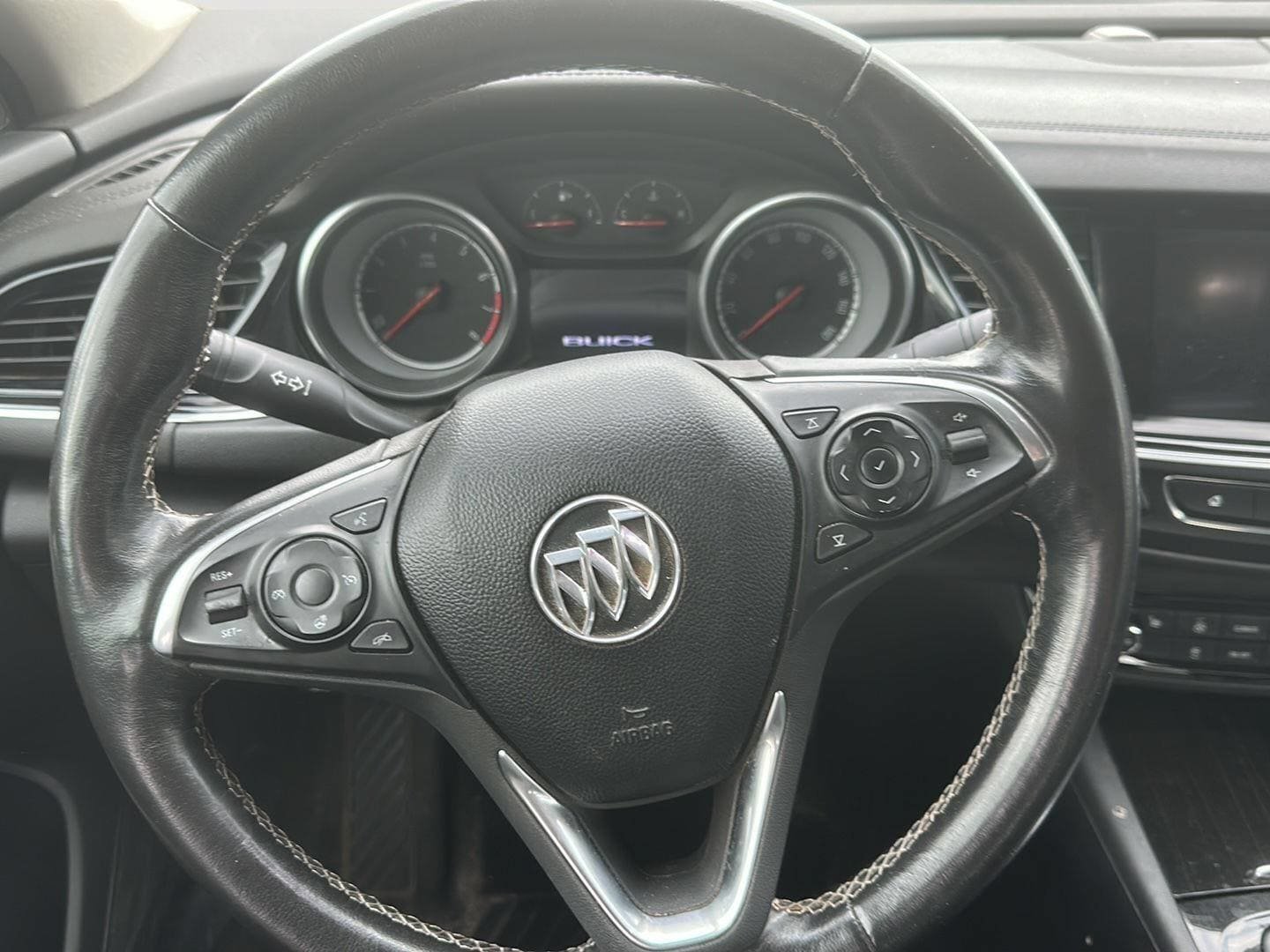 Used 2018 Buick Regal Essence FWD image 10