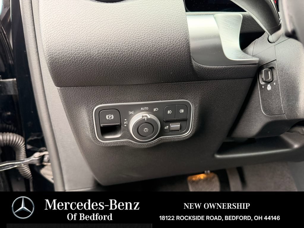 New 2026 Mercedes-Benz GLB 250 4MATIC image 9