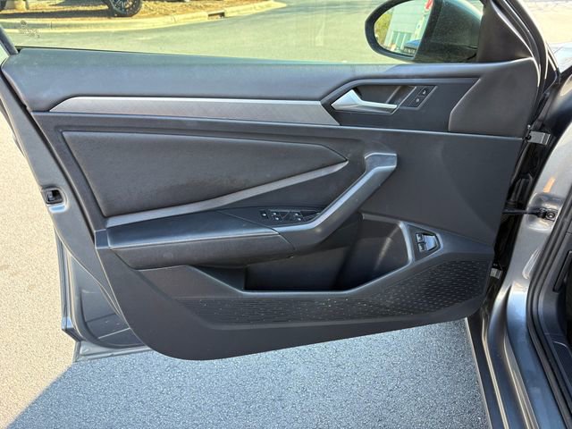 Used 2022 Volkswagen Jetta SE image 22