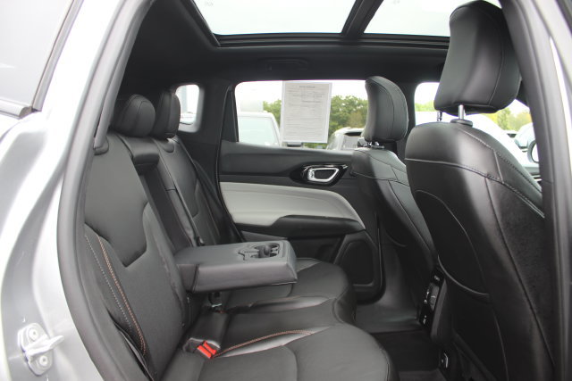 Used 2023 Jeep Compass Limited w/ Elite Group AWD/4WD image 36
