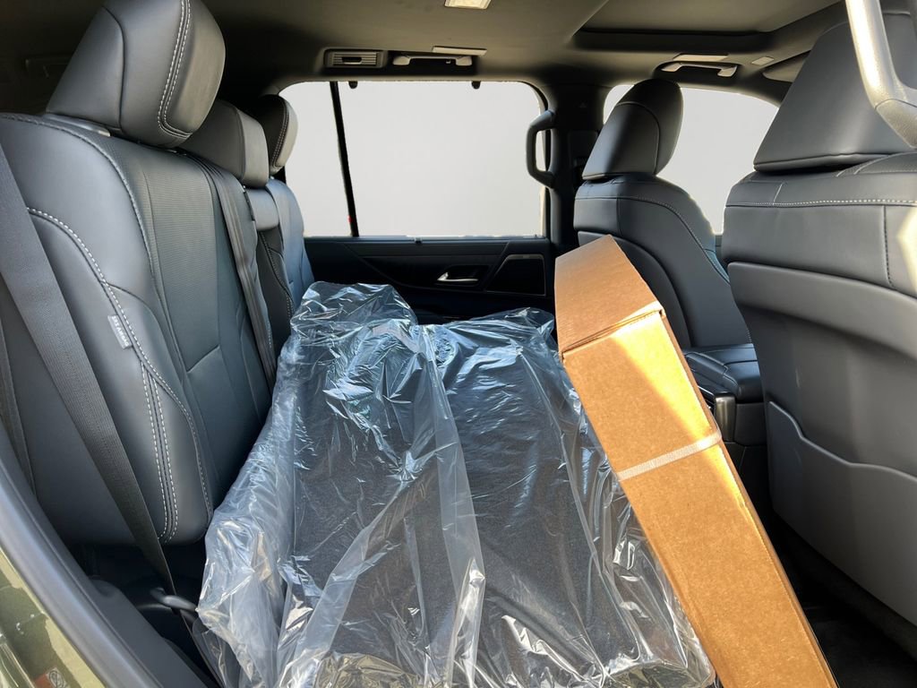 New 2026 Lexus LX 600 4WD w/ Luxury Package image 7