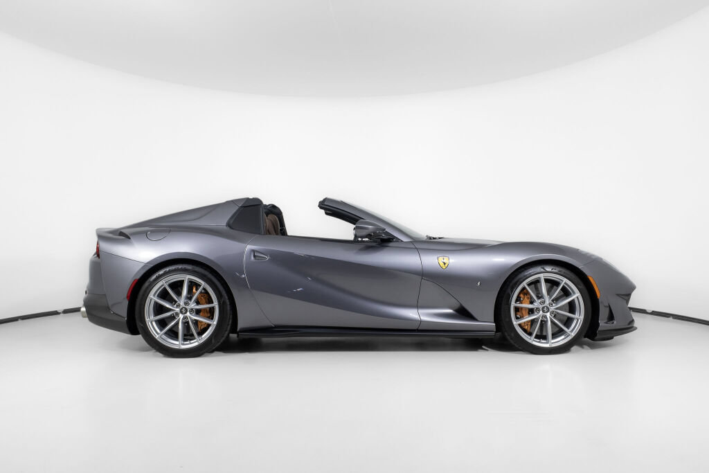Used 2021 Ferrari 812 GTS RWD image 10