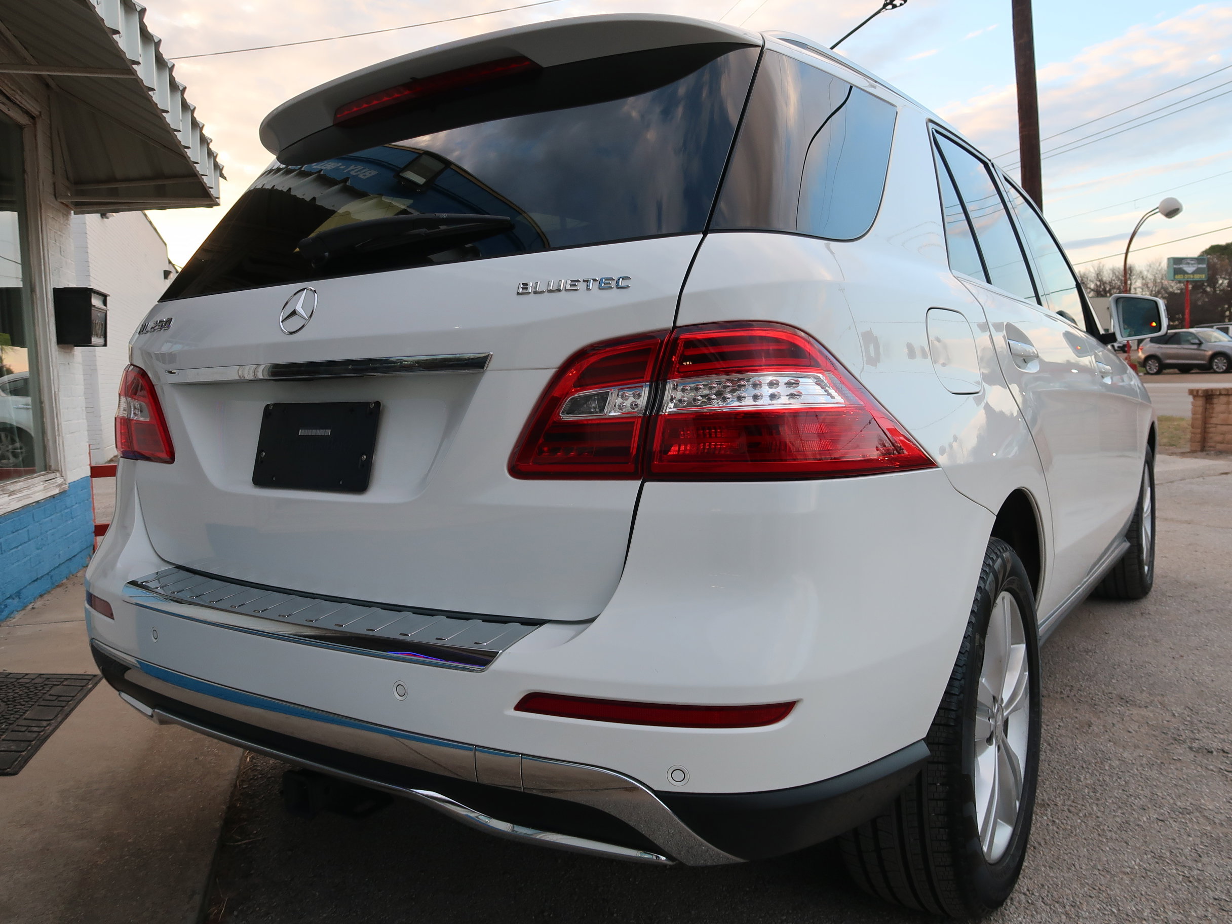 Used 2015 Mercedes-Benz ML 250 BlueTEC 4MATIC w/ Premium 1 Package image 8