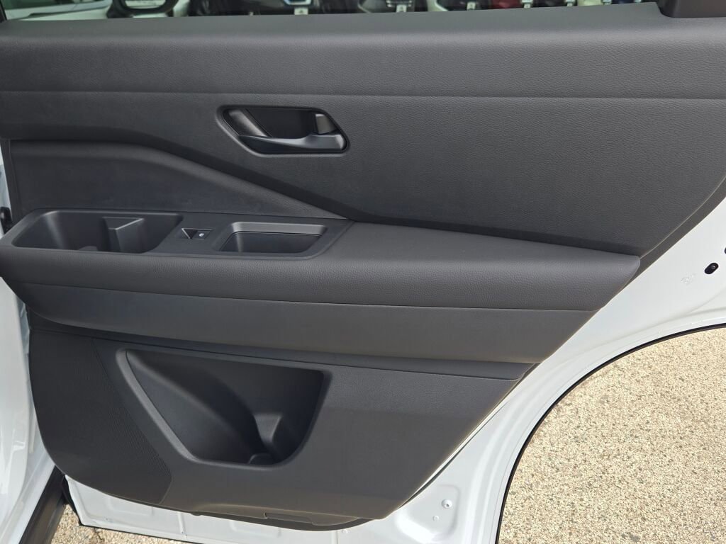 New 2026 Nissan Pathfinder SV AWD/4WD image 8