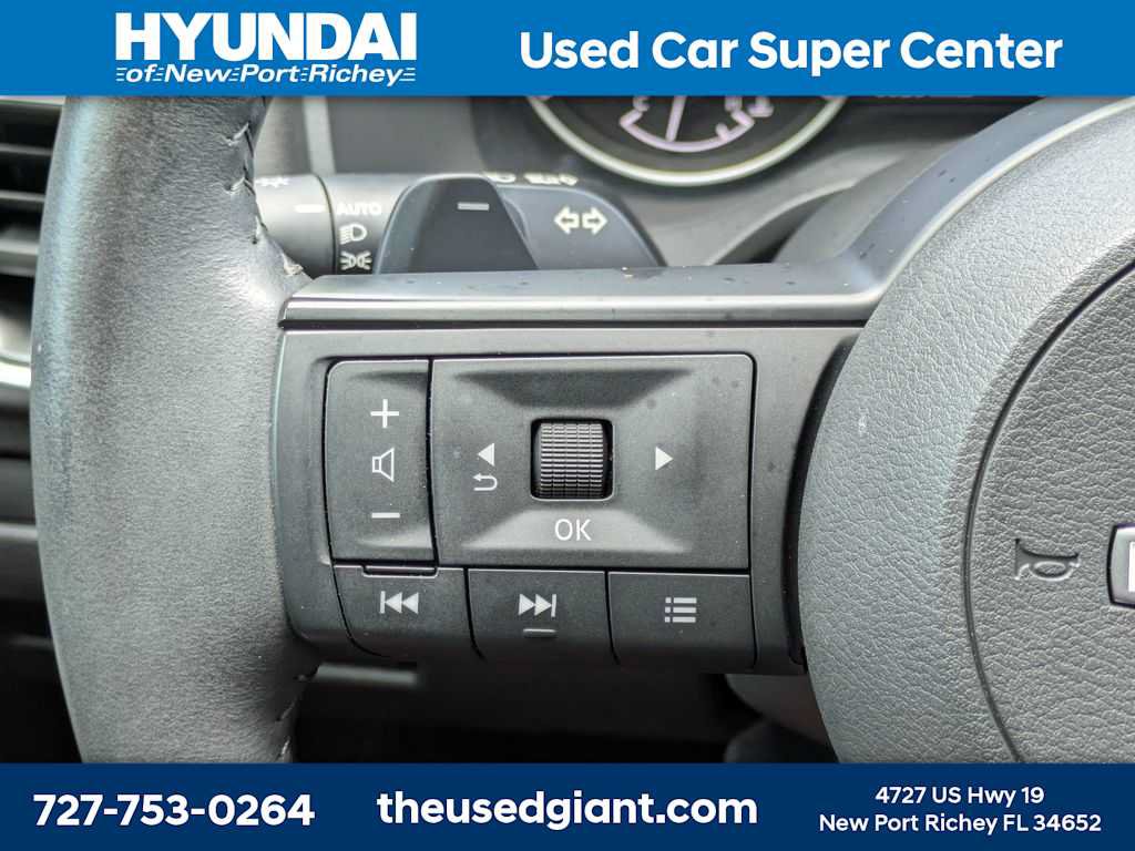 Used 2024 Nissan Rogue SV w/ SV Premium Package AWD/4WD image 34