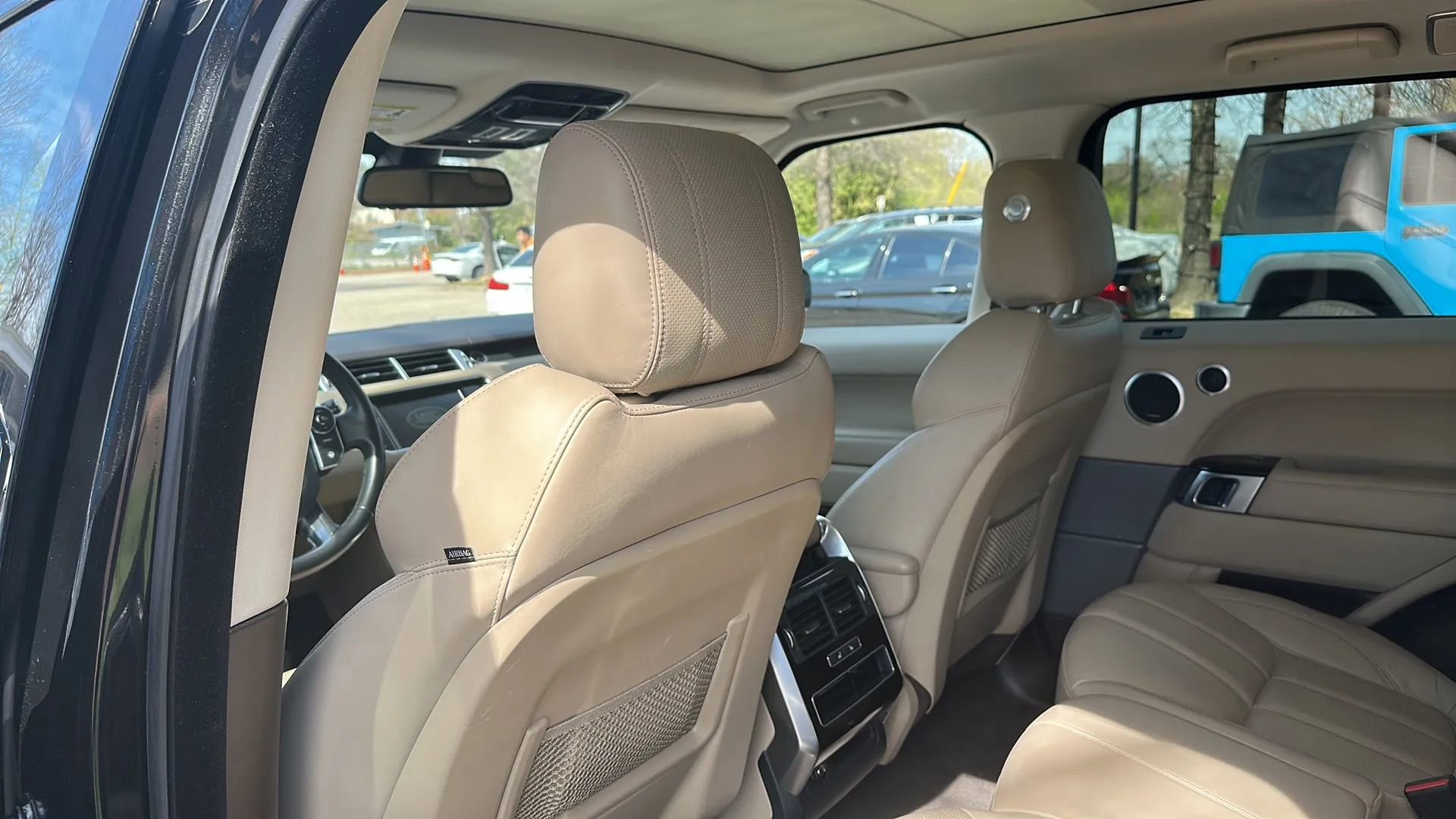 Used 2016 Land Rover Range Rover Sport HSE image 19