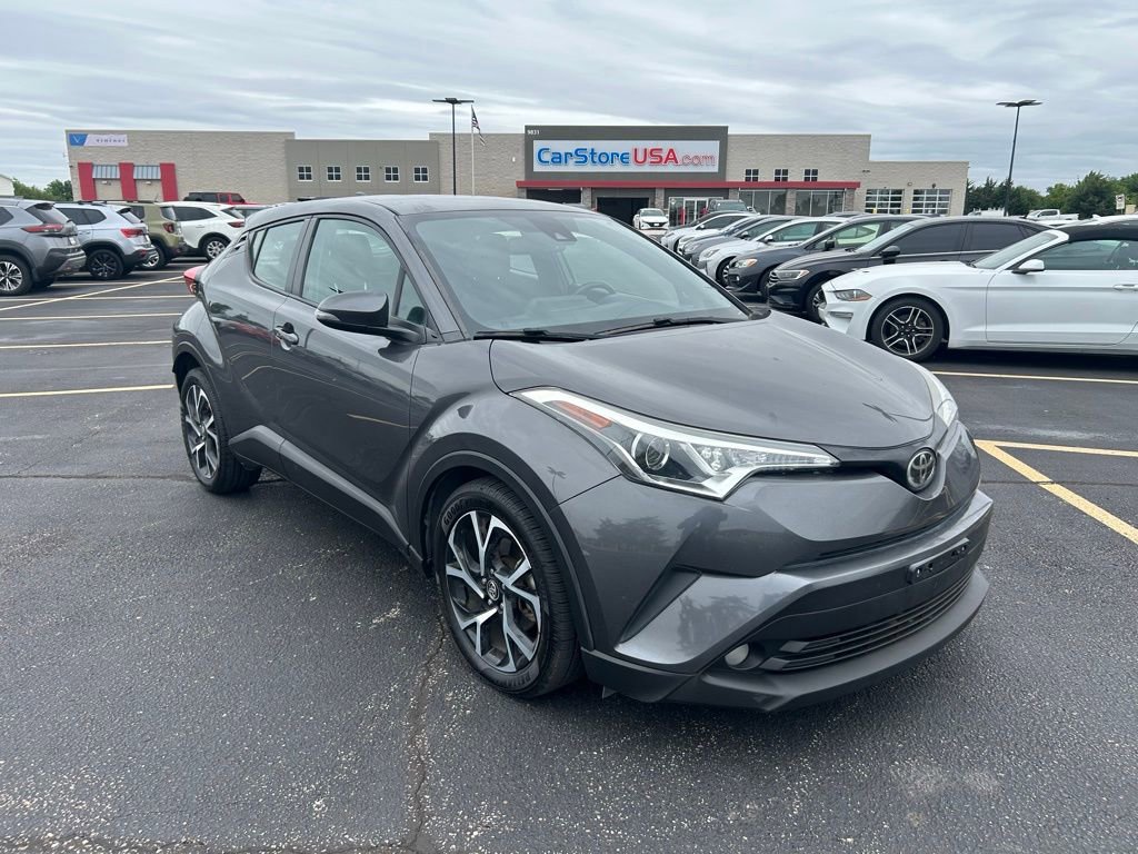 Used 2018 Toyota C-HR XLE FWD image 1