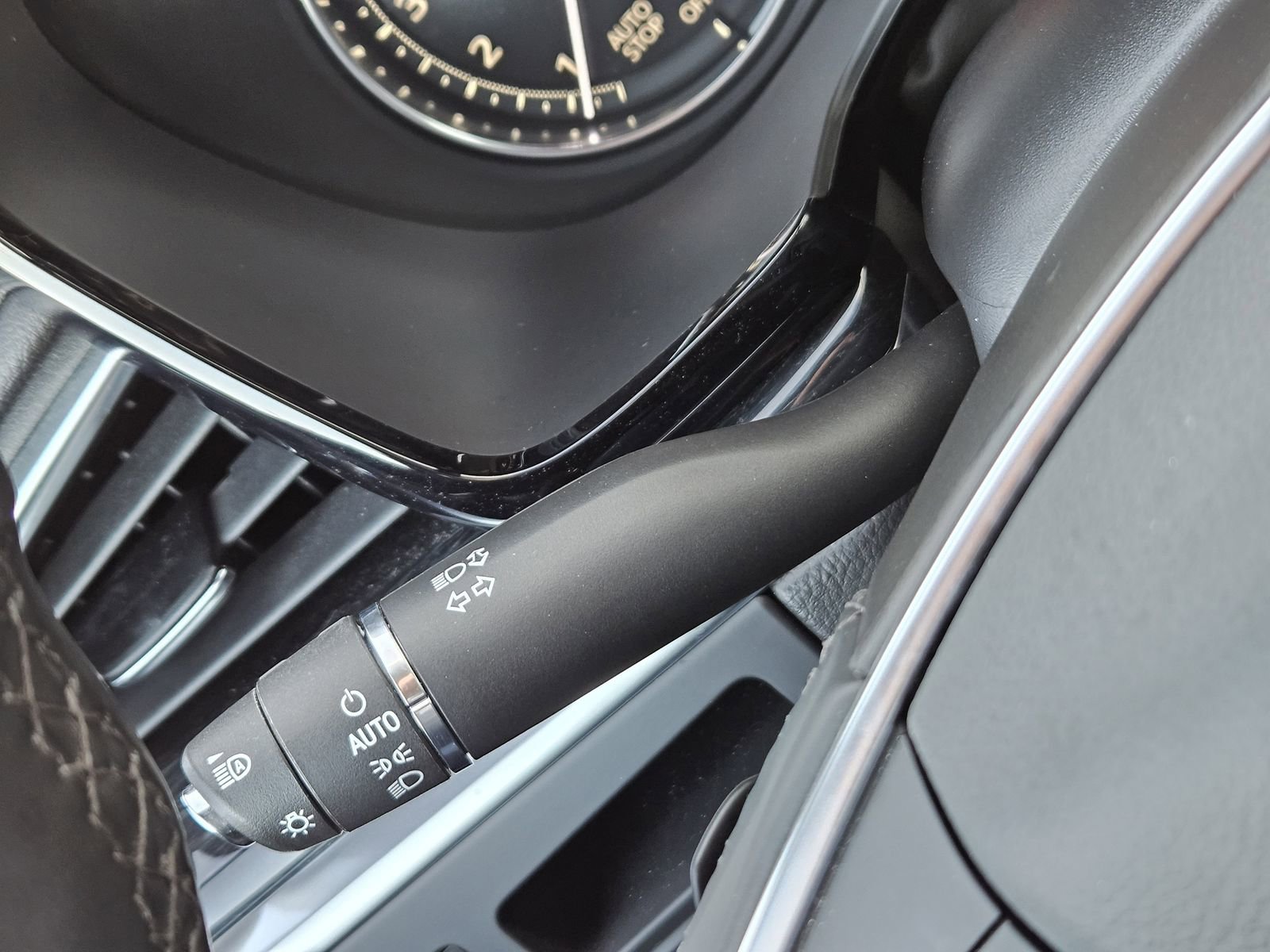 Used 2025 Cadillac XT5 Premium Luxury image 28