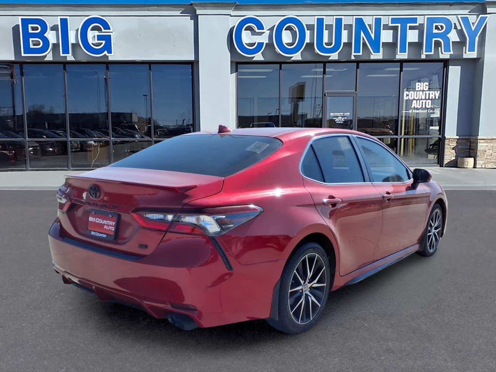 Used 2023 Toyota Camry SE FWD image 5