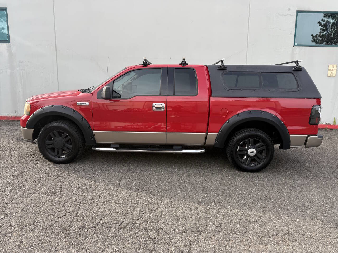 Used 2004 Ford F150 Lariat RWD image 2