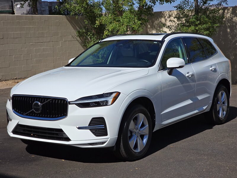 Used 2022 Volvo XC60 B5 Momentum AWD/4WD image 6
