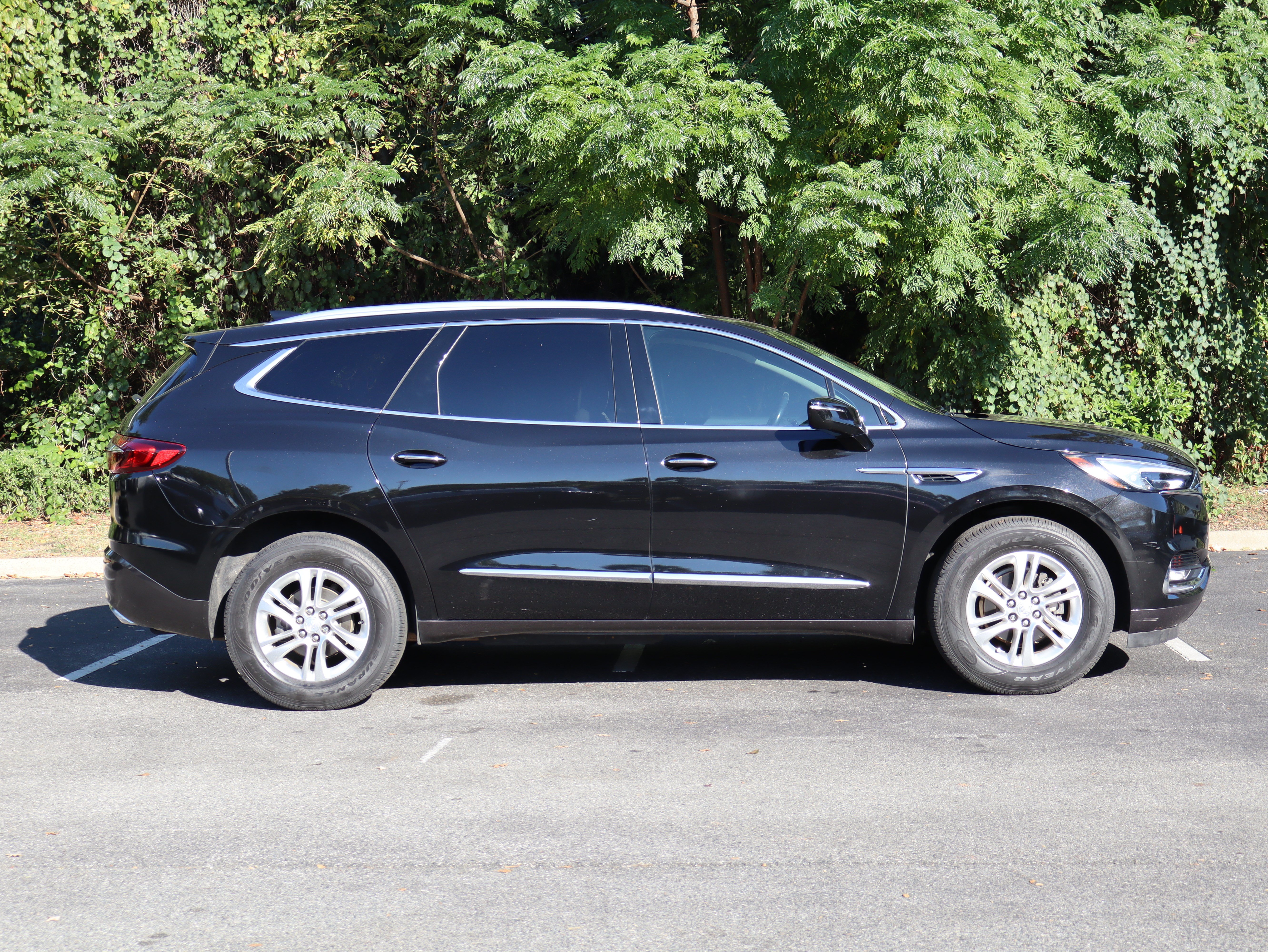 Used 2019 Buick Enclave Essence FWD image 10