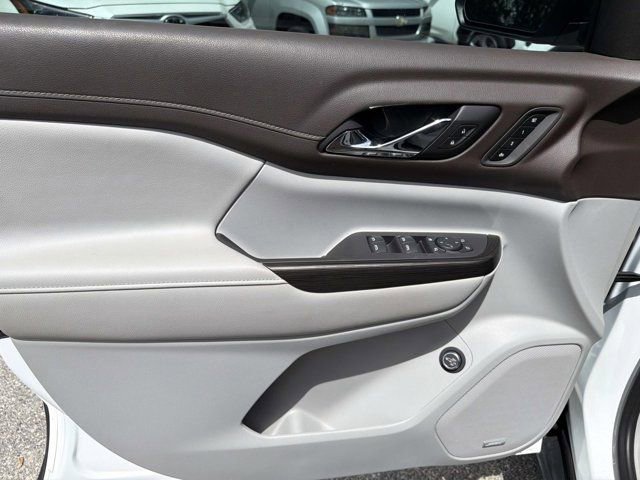 Used 2022 GMC Acadia SLT w/ Technology Package image 7