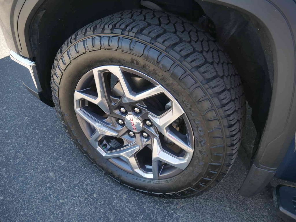 Used 2022 GMC Sierra 1500 SLT w/ SLT Premium Plus Package AWD/4WD image 14
