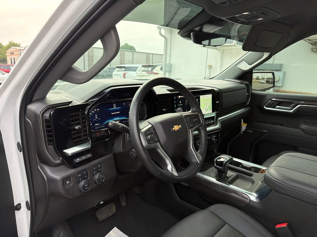 Used 2025 Chevrolet Silverado 1500 LTZ w/ LTZ Premium Package AWD/4WD image 3
