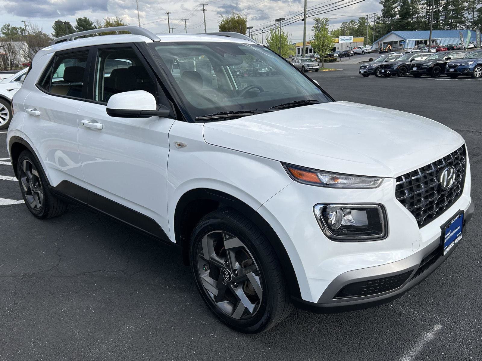 Certified 2024 Hyundai Venue SEL FWD image 8