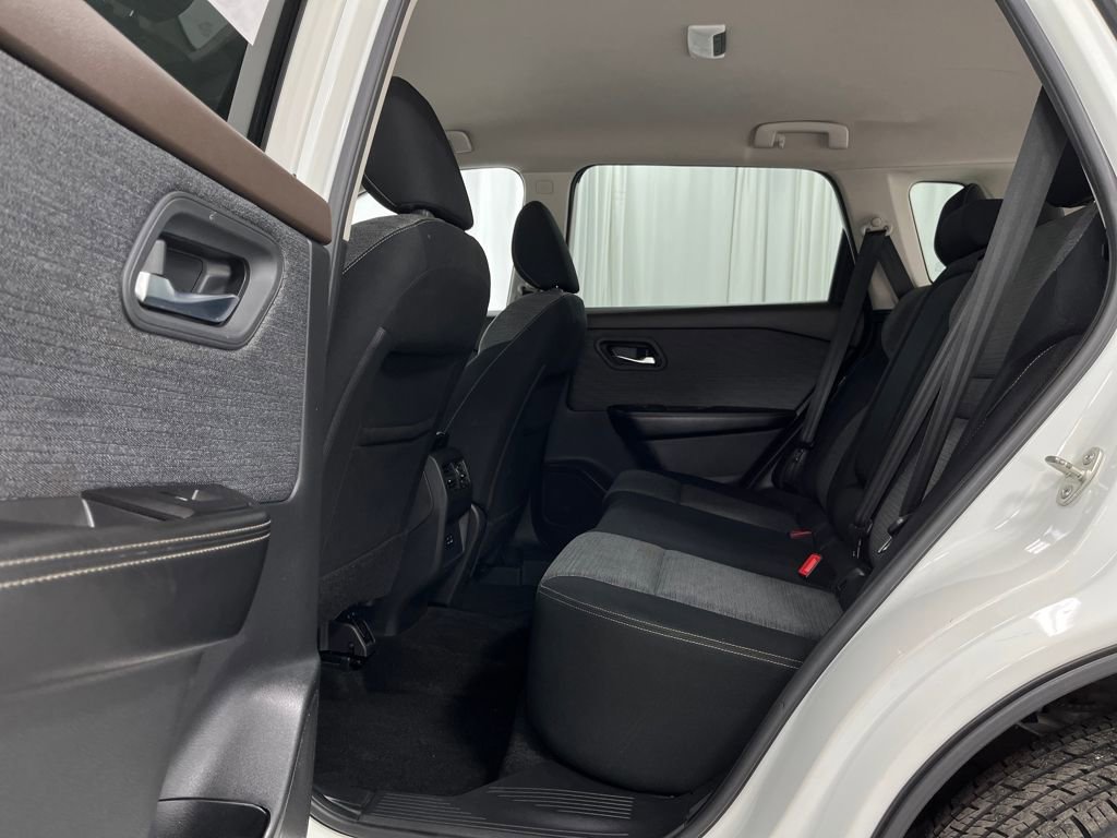 Used 2021 Nissan Rogue SV AWD/4WD image 26