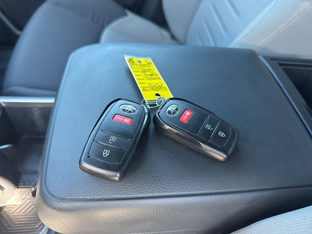 Used 2025 Toyota Tacoma TRD Off-Road image 35