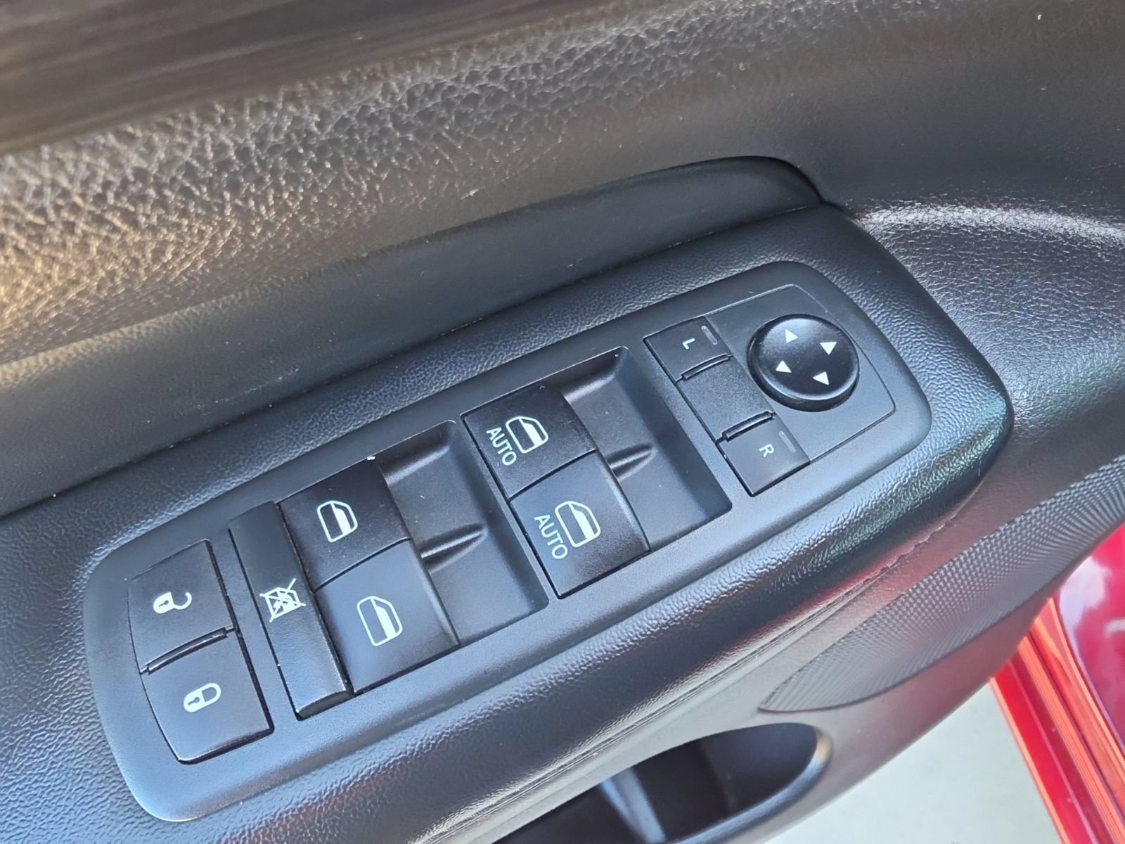 Used 2020 Jeep Grand Cherokee Altitude RWD image 14