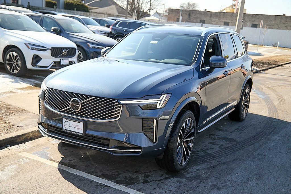 New 2026 Volvo XC90 B5 Plus w/ Protection Package image 6