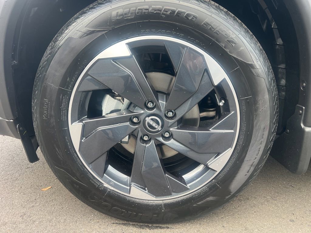 New 2026 Nissan Rogue SV image 30