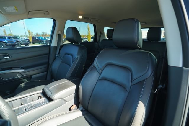 Used 2023 Nissan Pathfinder SL image 35