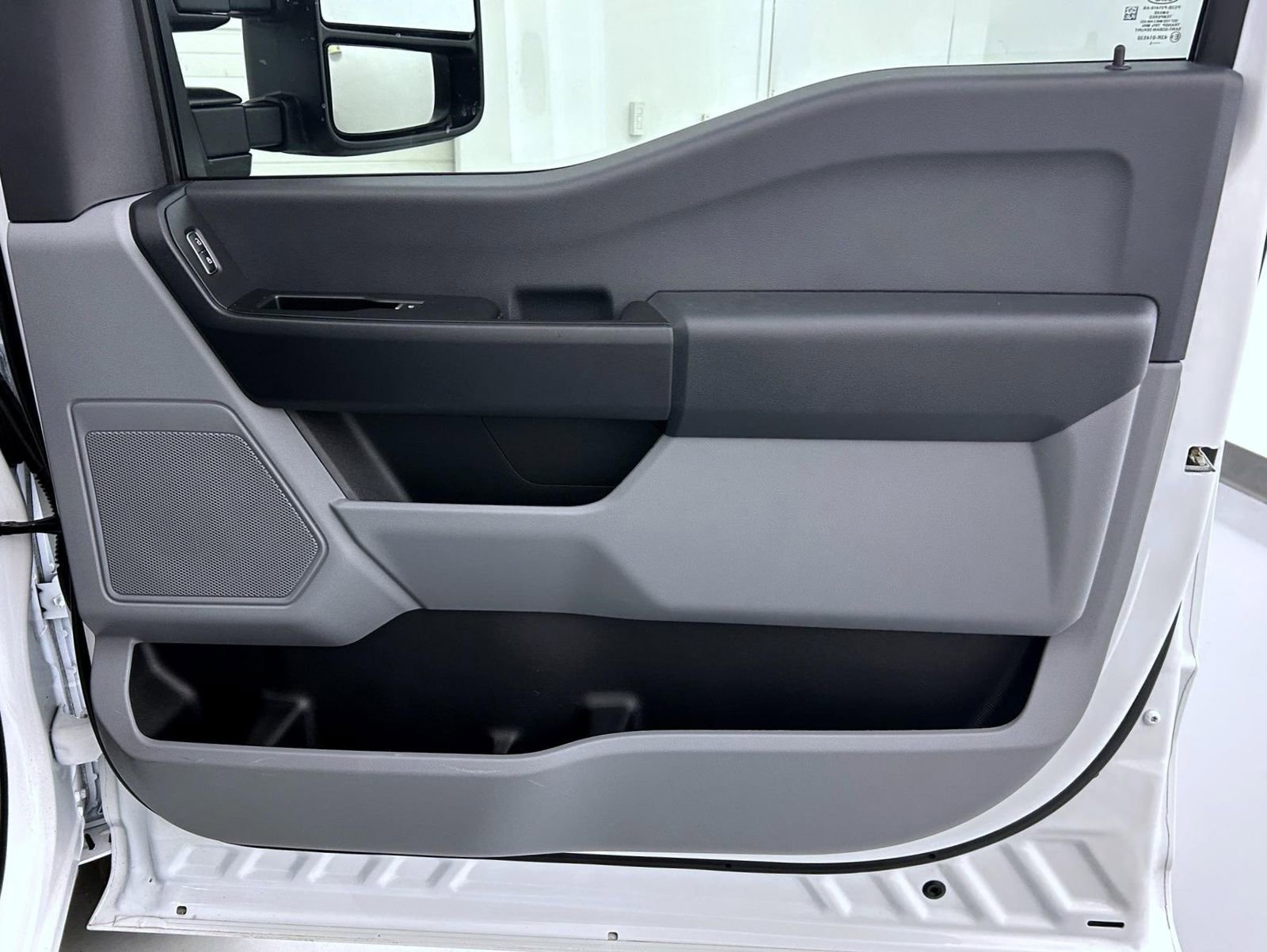 Used 2025 Ford F250 XL w/ XL Chrome Package image 16