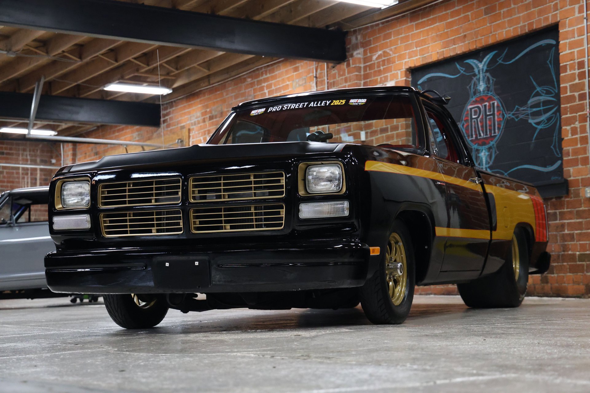 Used 1992 Dodge D/W Truck 150 image 4