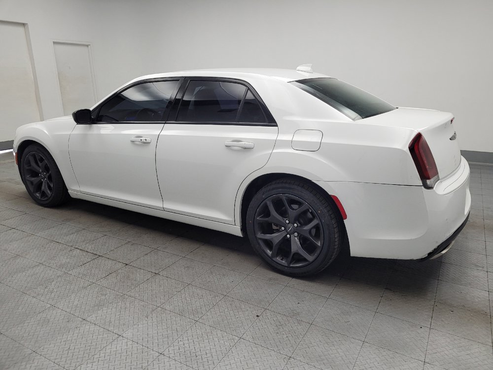 Used 2021 Chrysler 300 Touring w/ Sport Appearance Package RWD image 3