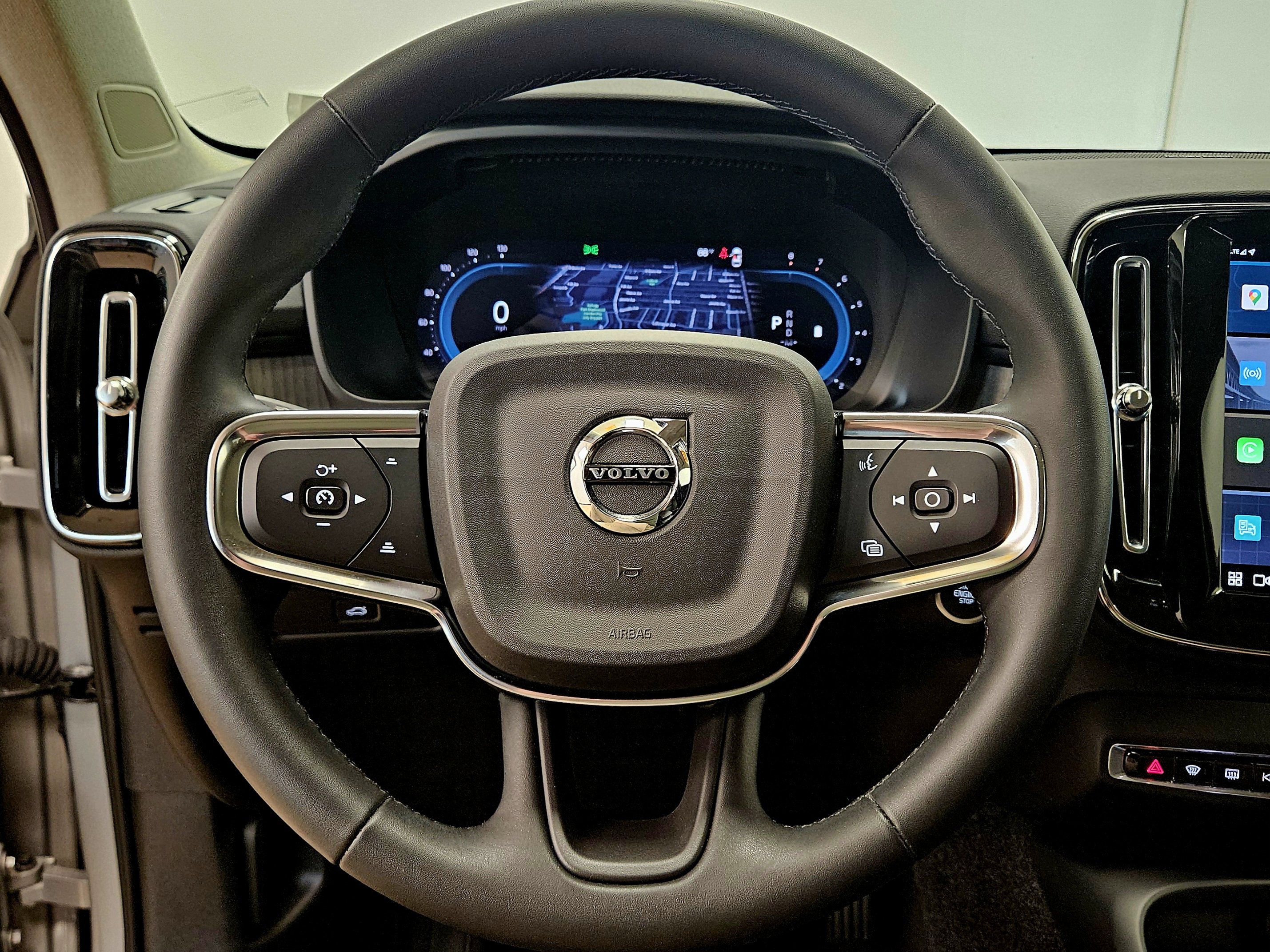 Used 2023 Volvo XC40 B5 Ultimate image 42