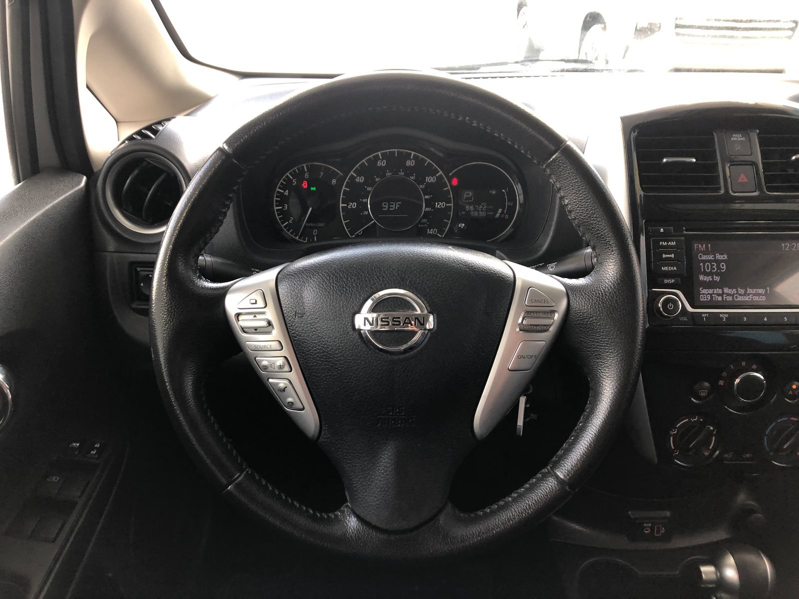 Used 2017 Nissan Versa Note SV FWD image 13