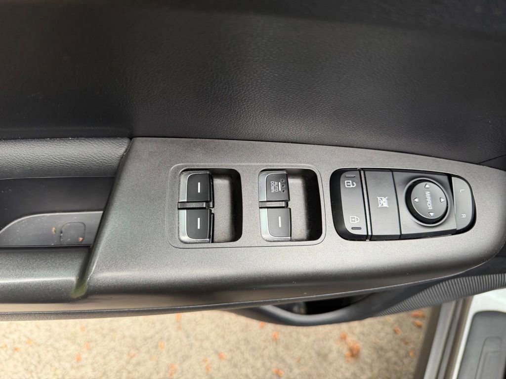 Used 2022 Kia Sportage LX AWD/4WD image 11