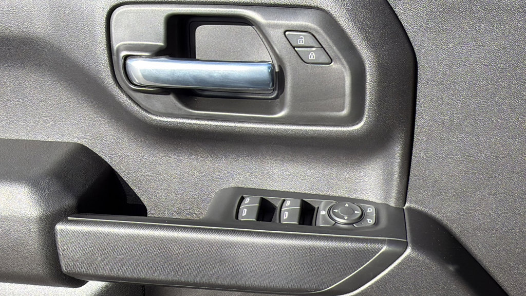 Used 2025 Chevrolet Silverado 1500 Custom image 22