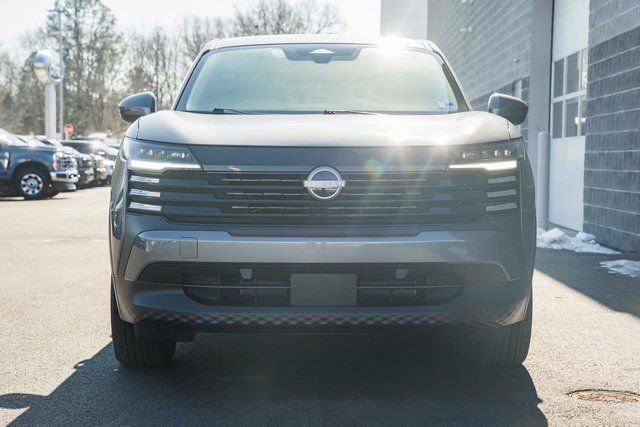 Used 2025 Nissan Kicks SV image 3