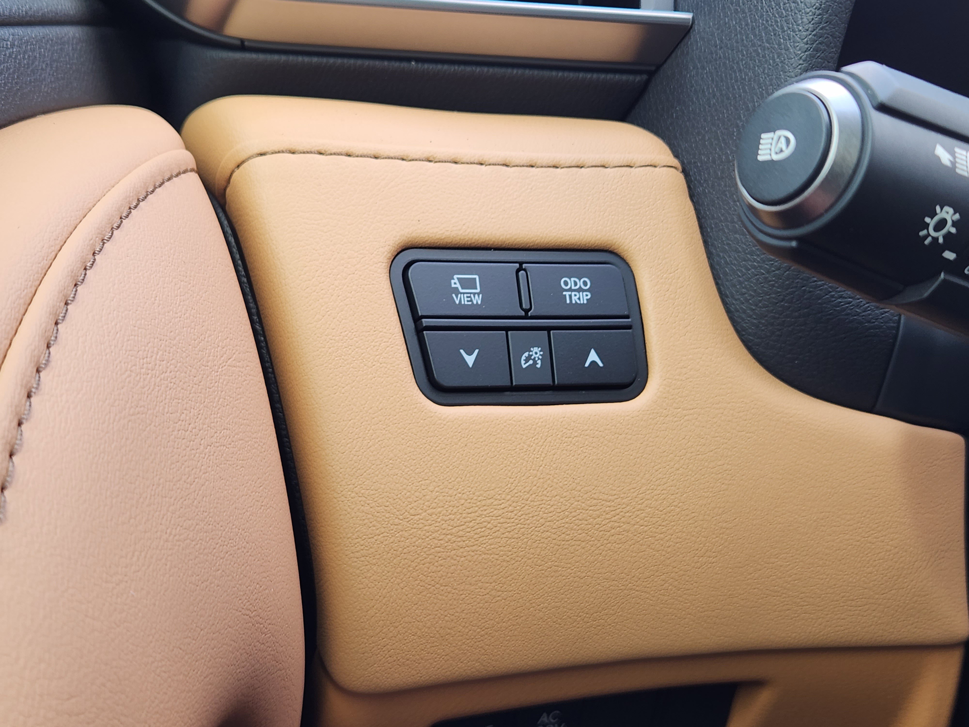 New 2026 Lexus LX 700h Luxury image 16