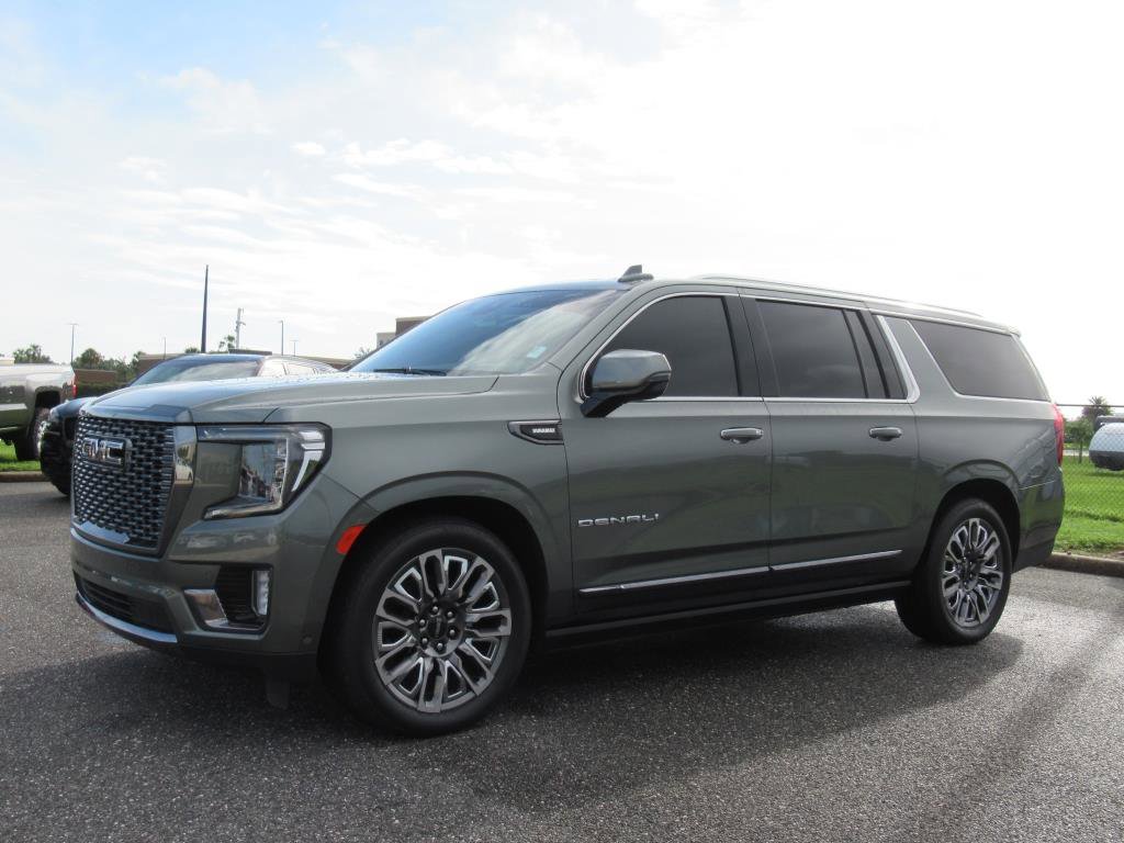 Used 2024 GMC Yukon XL Denali Ultimate image 3