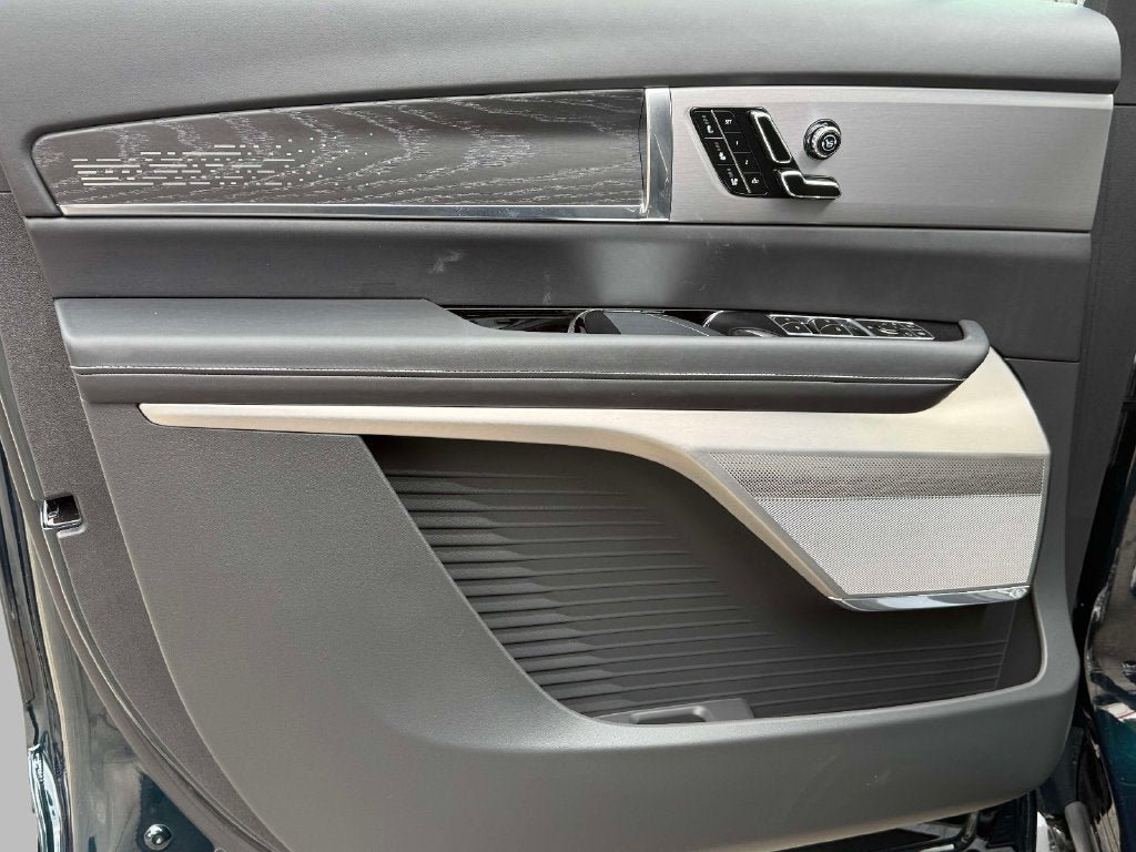 New 2027 Cadillac Vistiq Sport w/ LPO, Floor Liner Package AWD/4WD image 16