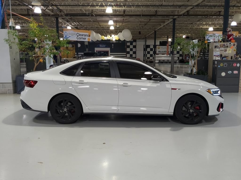 Used 2024 Volkswagen Jetta GLI Autobahn w/ GLI Black Package FWD image 7