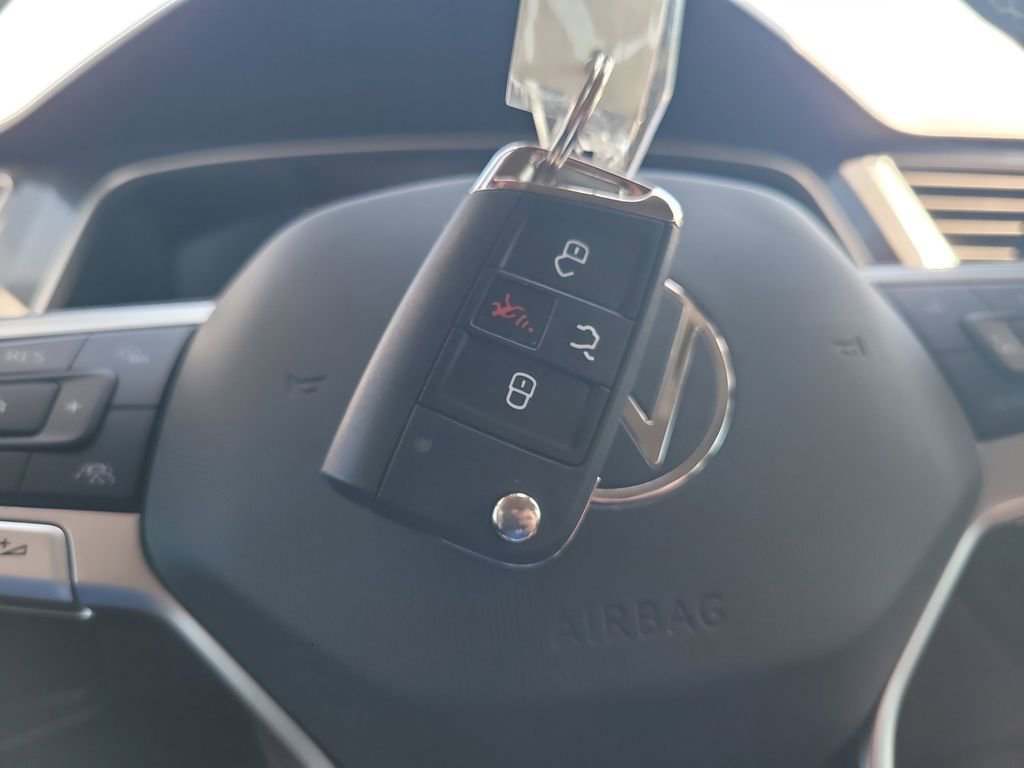 Used 2024 Volkswagen Tiguan S image 29