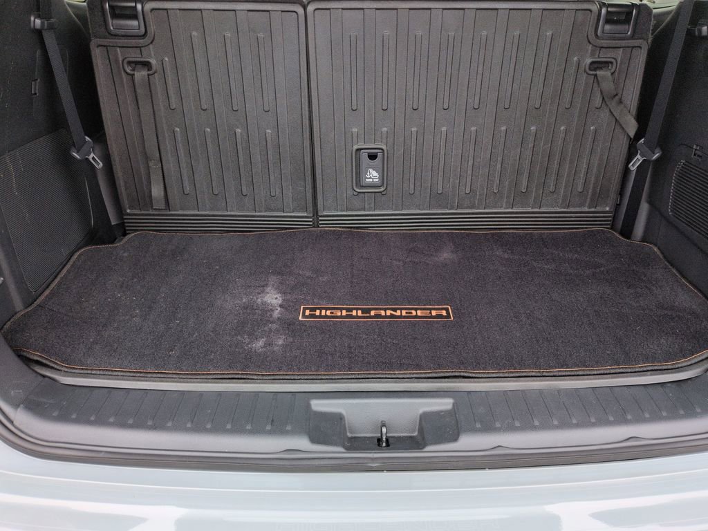 Used 2023 Toyota Highlander Bronze Edition image 23