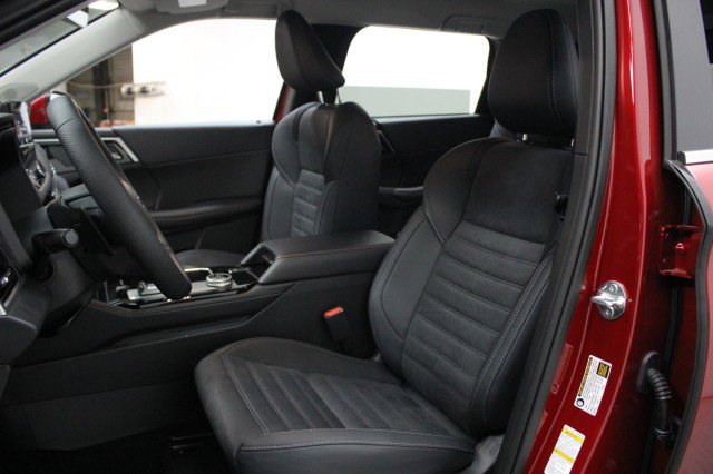 New 2026 Mitsubishi Outlander SE image 7